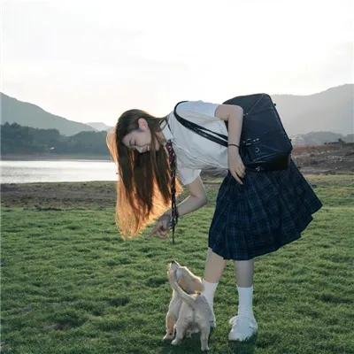 三角窗外是黑夜